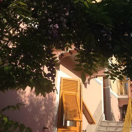 Casa Righetti Liguria, Three Indipendent In A 1924 Family With Garden, Together, Live Separately