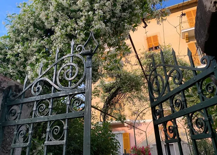 Casa Righetti Liguria, Three Indipendent In A 1924 Family With Garden, Together, Live Separately *